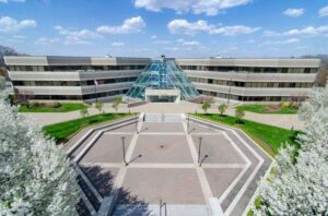 R.W. Holmes Realty completes 23,000 SF of Leases at Lincoln North
