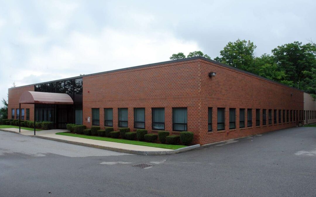 Mike Ogasapian Negotiates Office Lease in Burlington, MA