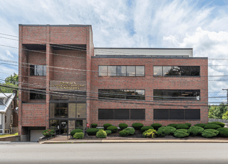 R.W. Holmes Successfully Achieves Full Occupancy at 1466 Main Street